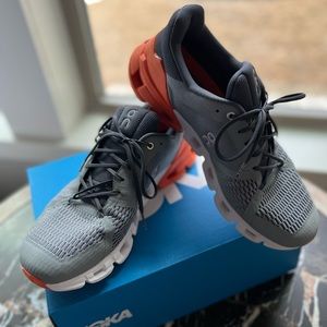 On Cloud Mens size 11